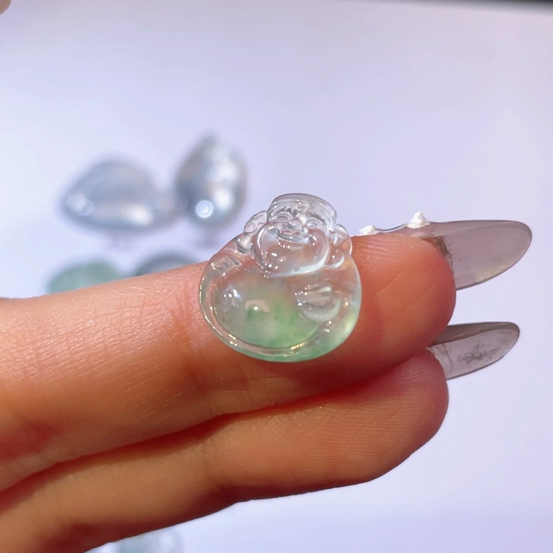 翡翠颈饰未镶嵌裸石