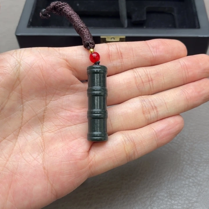 顺***l和田玉未镶嵌挂件