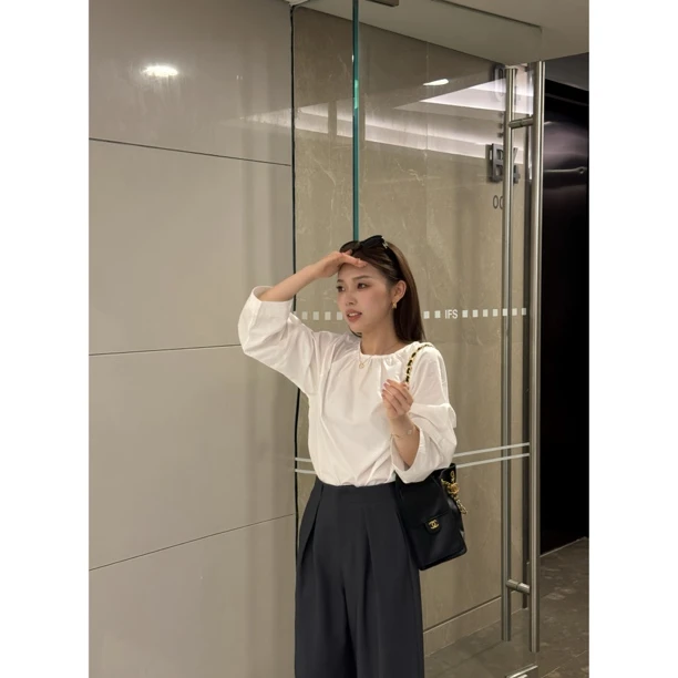 【别致衬衫】MEGANLE 韩系简约后背镂空设计圆领长袖衬衫2025202