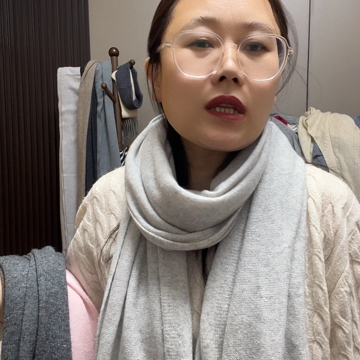 山羊绒浅灰围巾888888