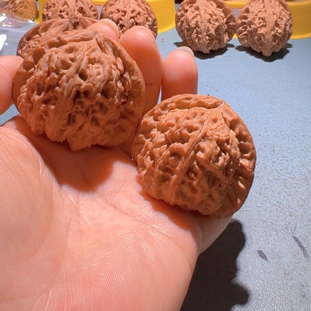 文玩核桃把件三角白46