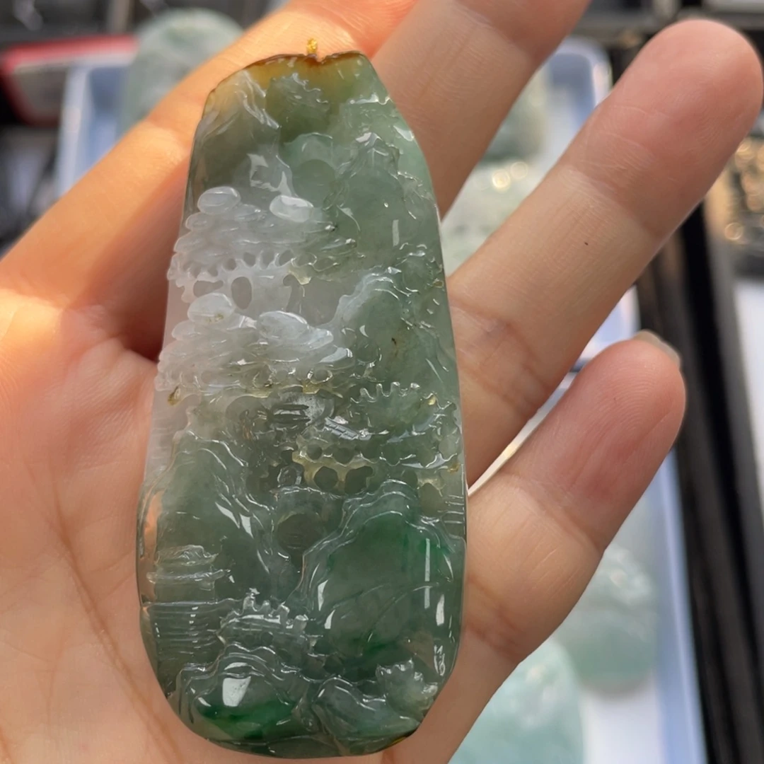 颈饰未镶嵌翡翠山水牌