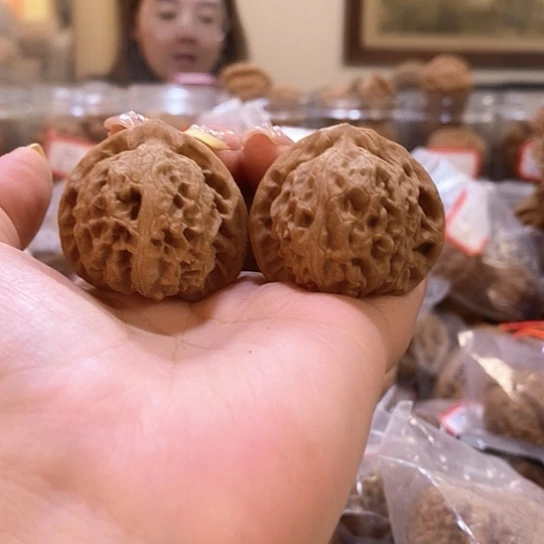 文玩核桃吊坠38宫灯