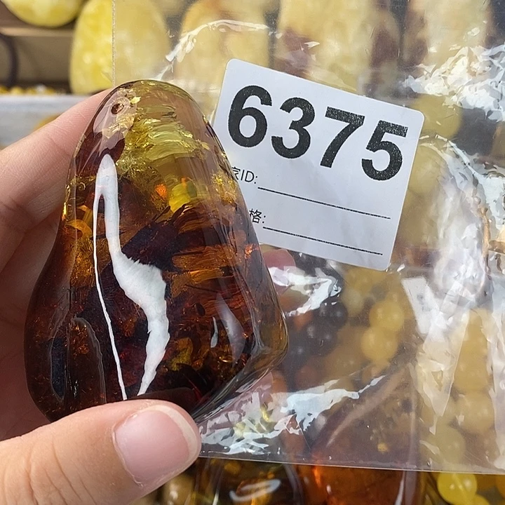 蜜蜡未镶嵌珠宝奇石