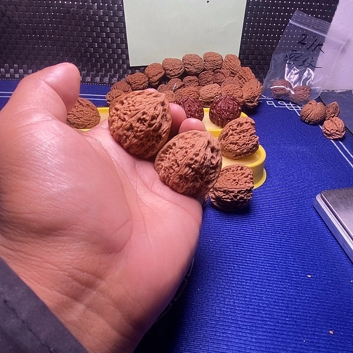 37尺正三角南疆石
