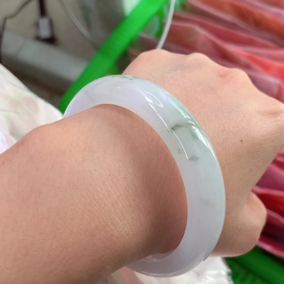 翡翠未镶嵌手镯冰飘花