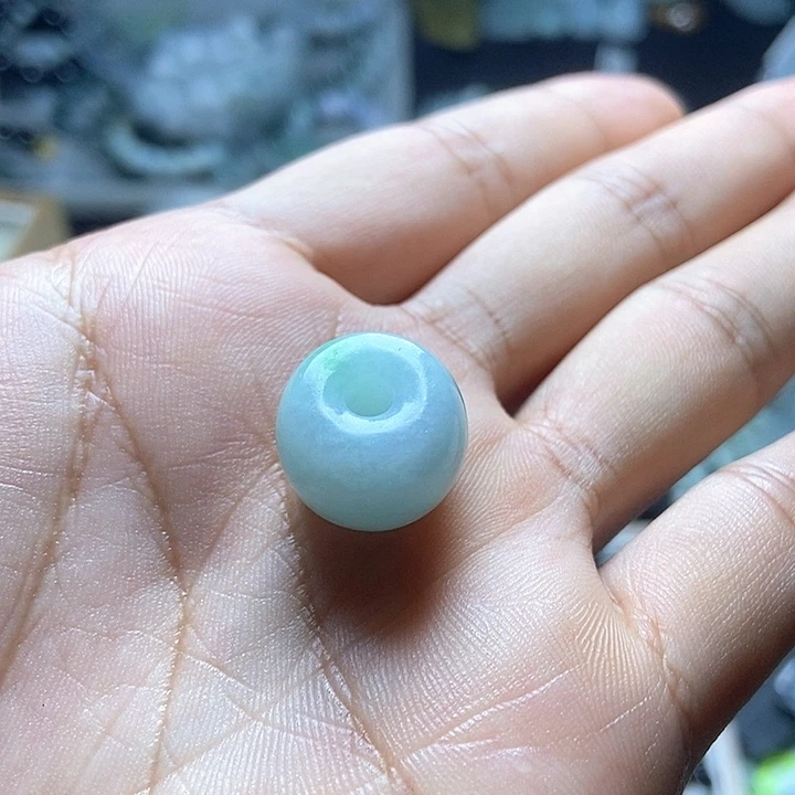 翡翠未镶嵌颈饰桶珠