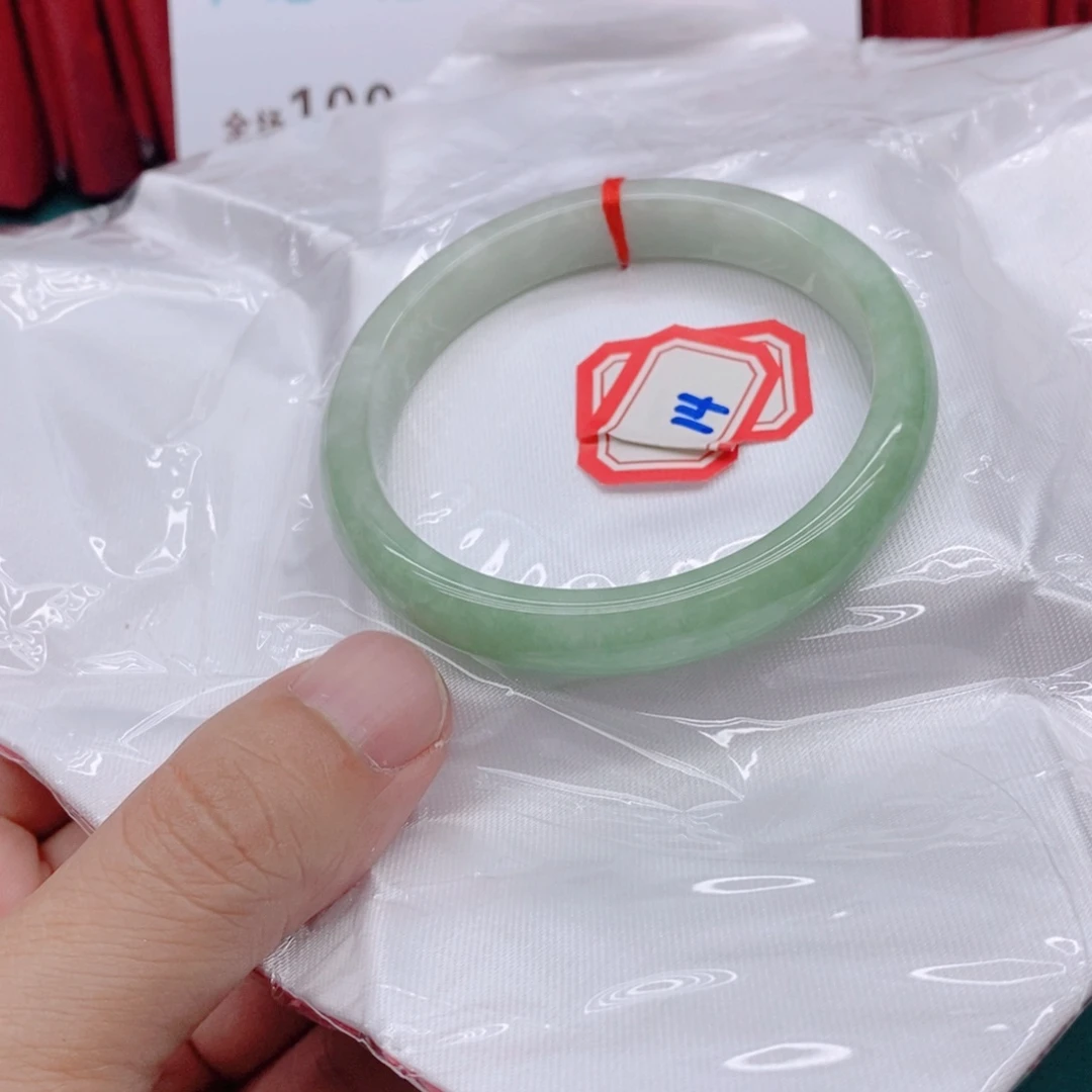 翡翠手镯未镶嵌静*1444444444444