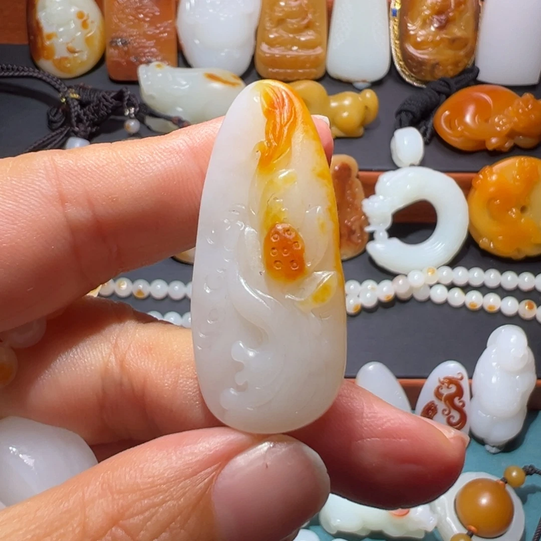 笑***妍和田玉未镶嵌颈饰