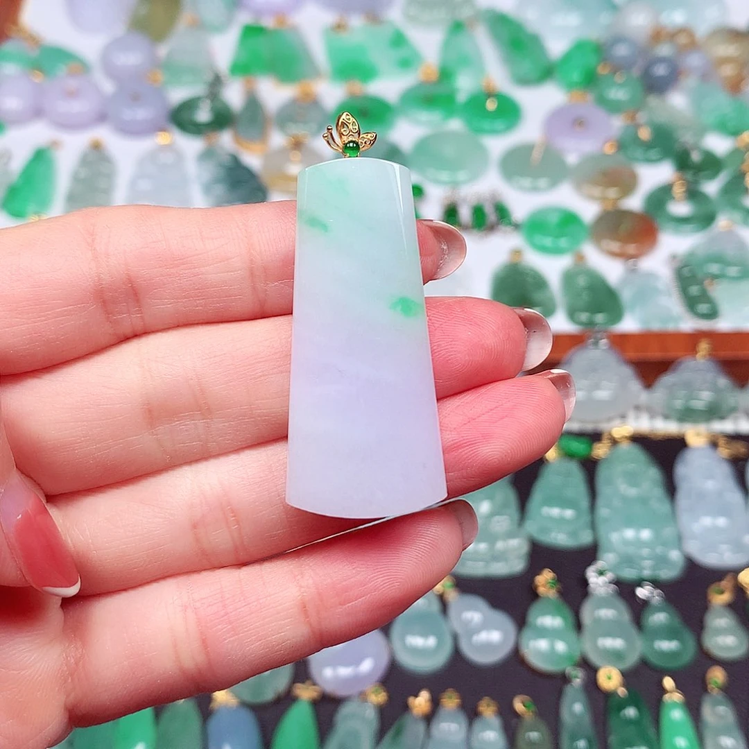 翡翠颈饰18K金镶嵌天然翡翠A货