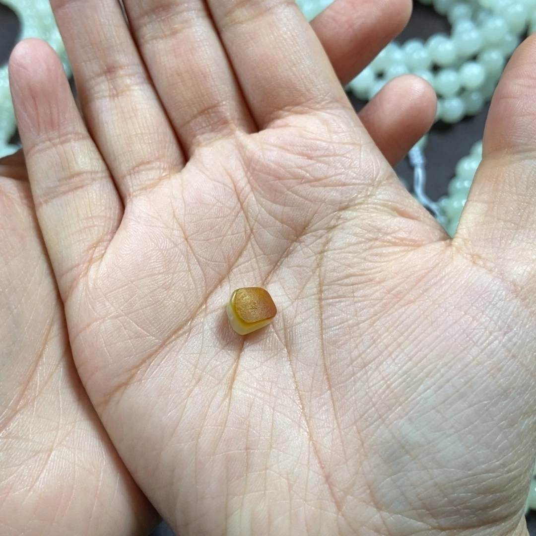 羊***瓶和田玉未镶嵌把件