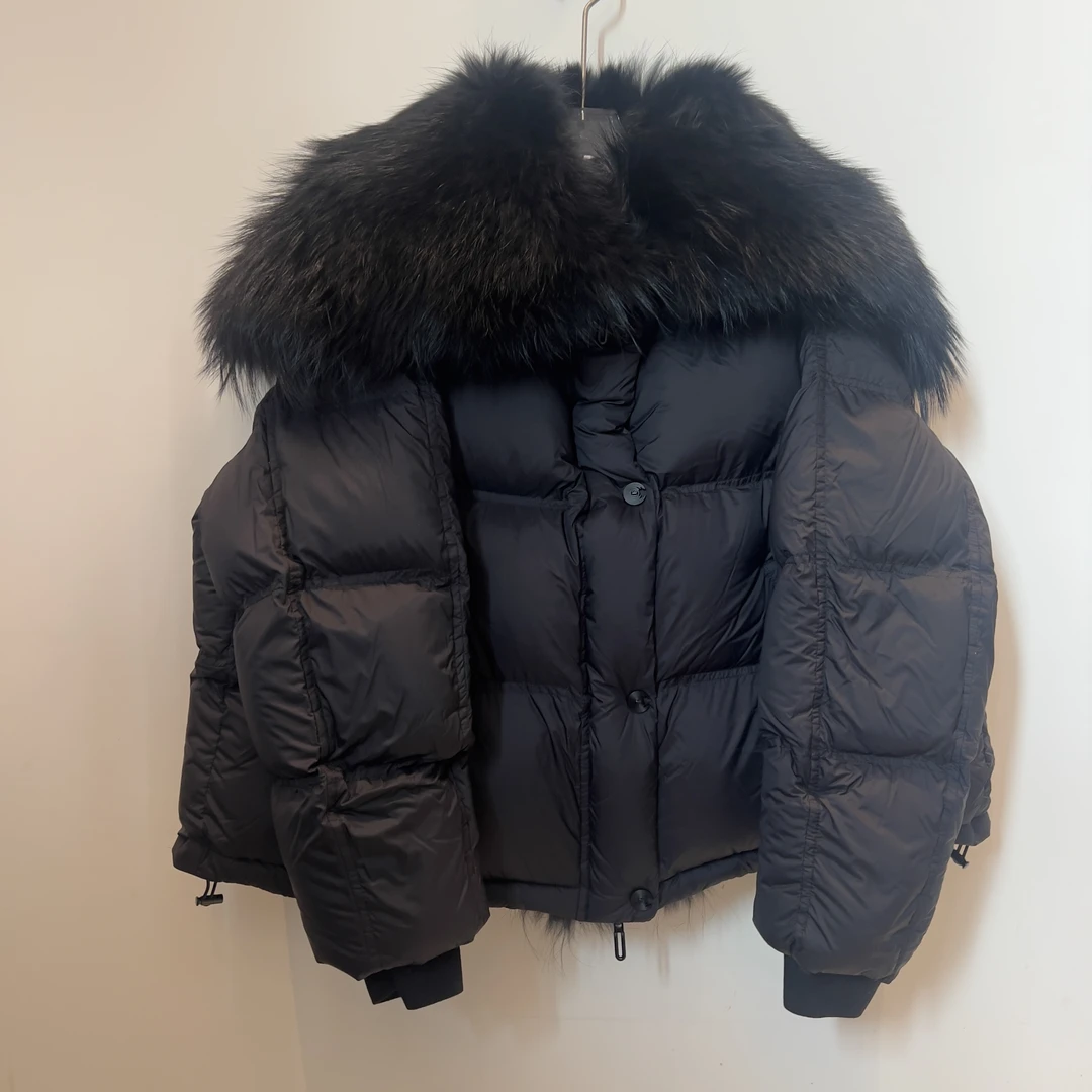 时尚短款狐狸大毛领加厚保暖白鹅羽绒服