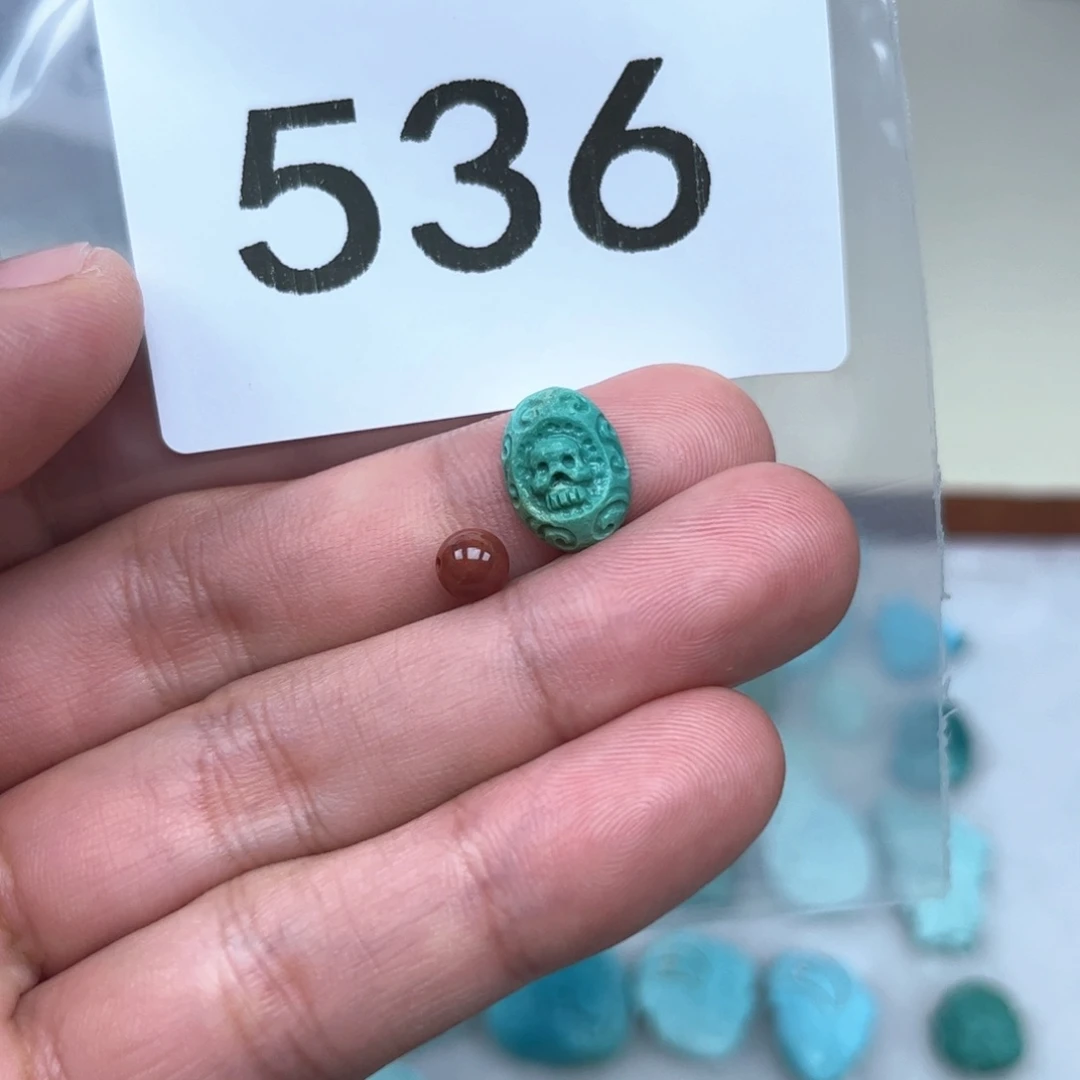 南红玛瑙未镶嵌珠宝奇石