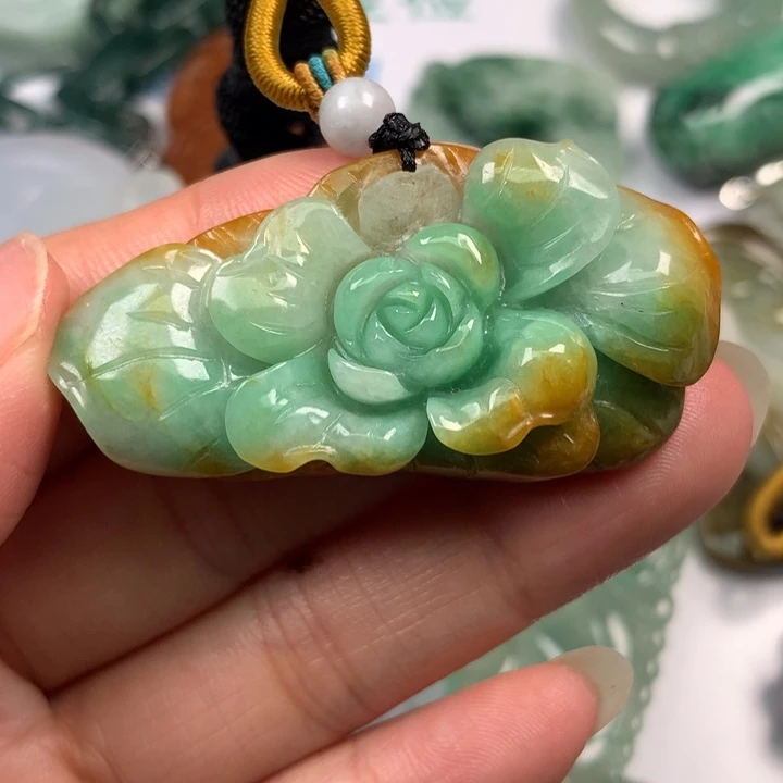 宝***姐翡翠未镶嵌颈饰翡翠