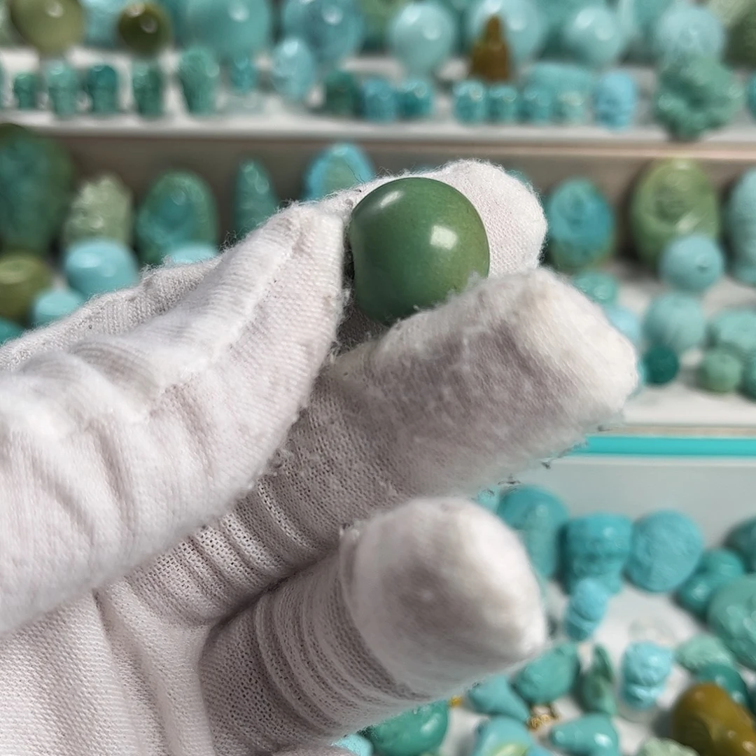 芊***绿松石未镶嵌珠宝奇石