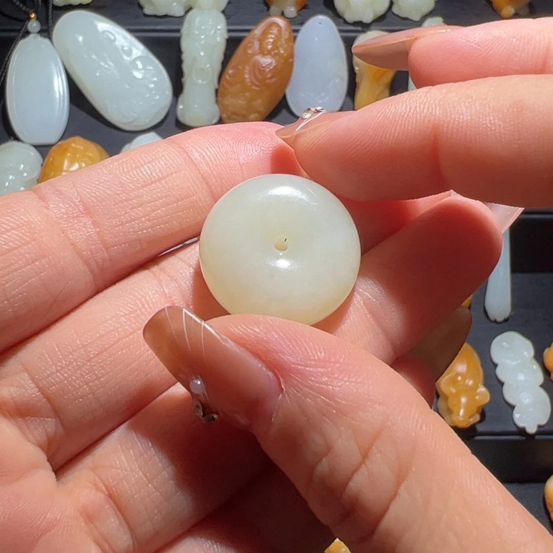 和田玉未镶嵌颈饰小***黑