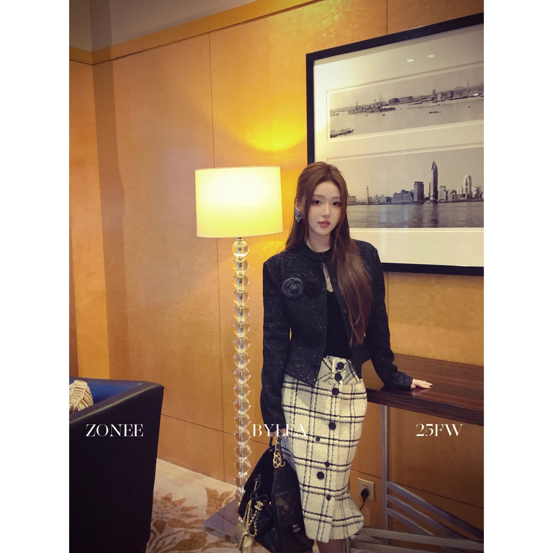 ZONEE 小贵妇 时髦高级感羊毛混纺银丝小香风黑色短外套