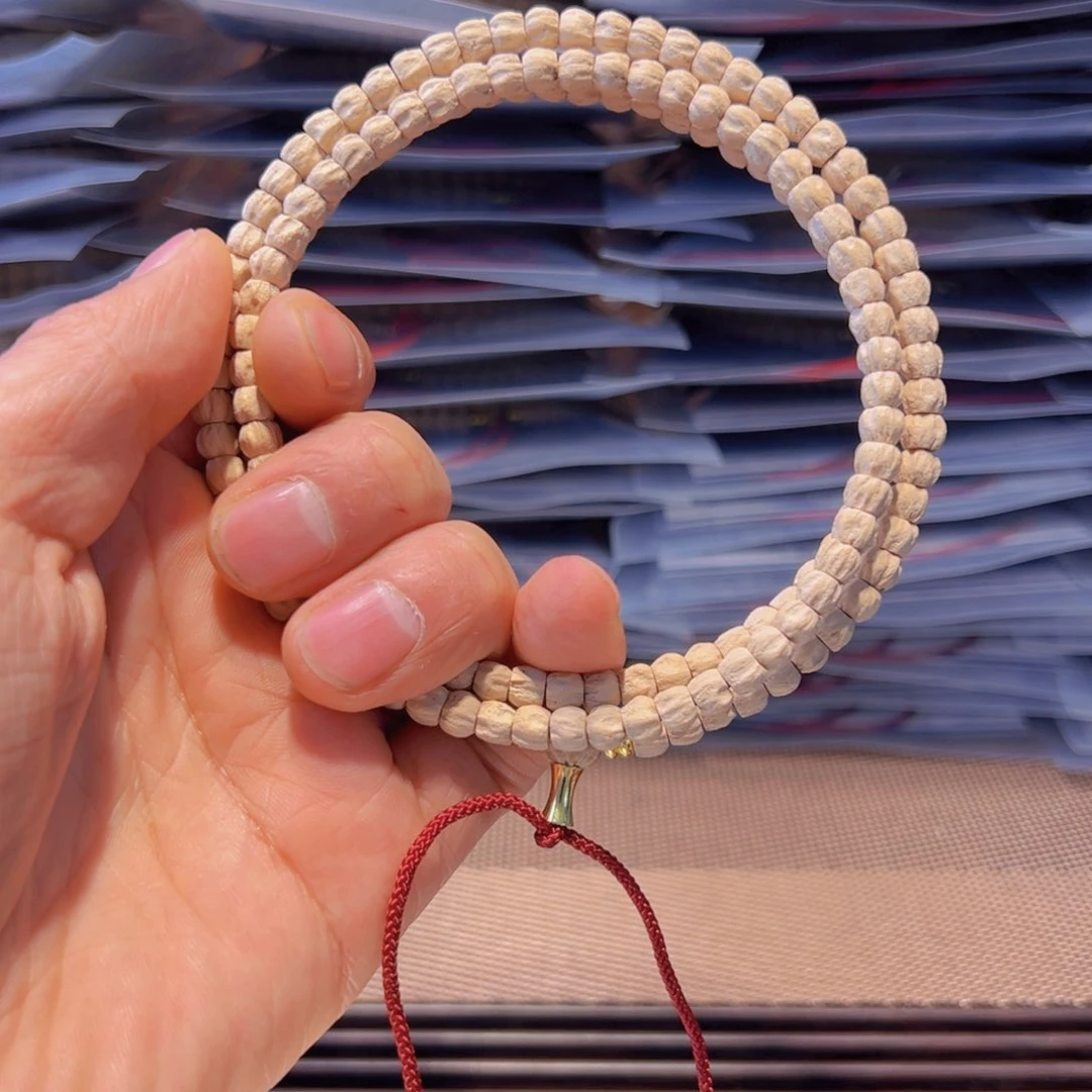 柏香籽/百香籽吊坠彭**。