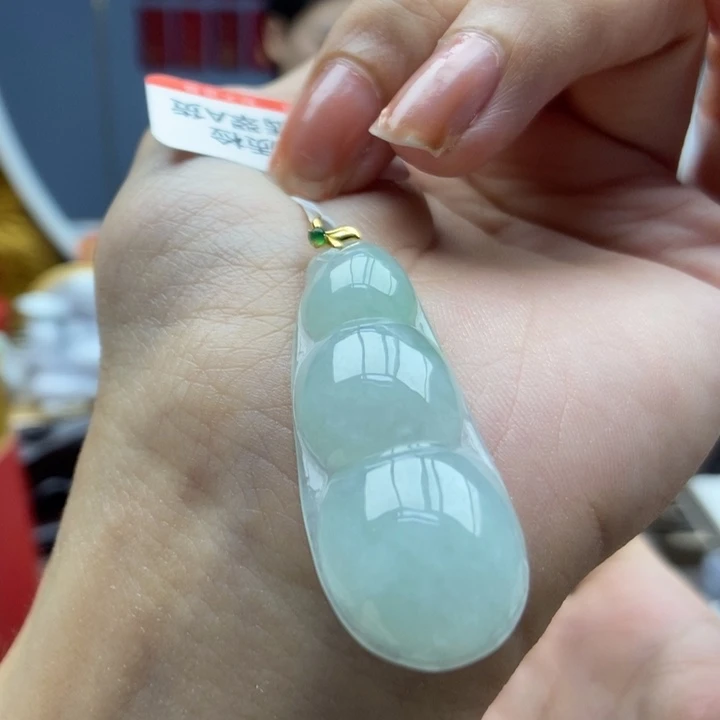 翡翠18K金镶嵌颈饰吊坠52