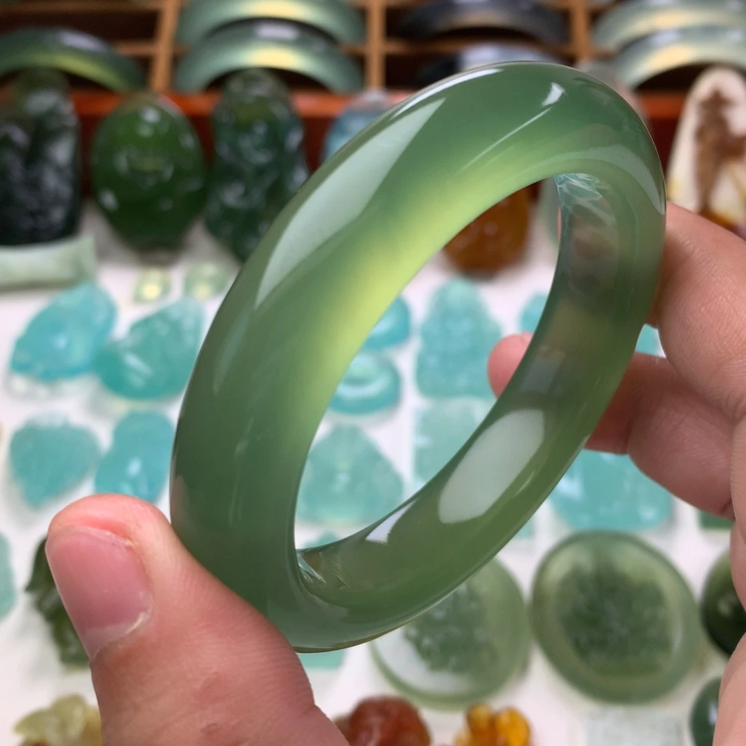 蛇纹石玉未镶嵌手镯