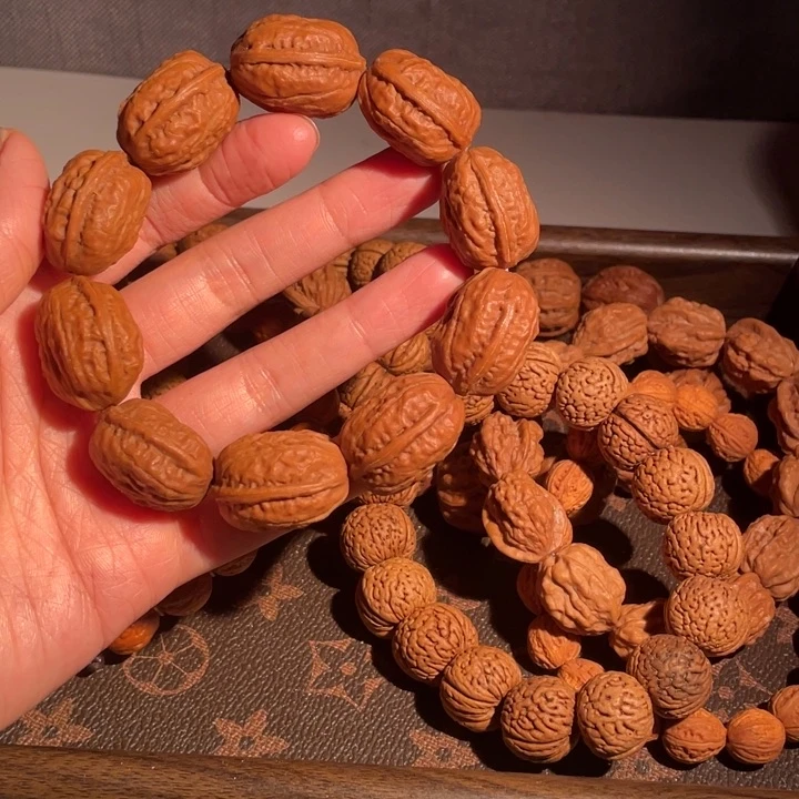 文玩核桃手串…………15