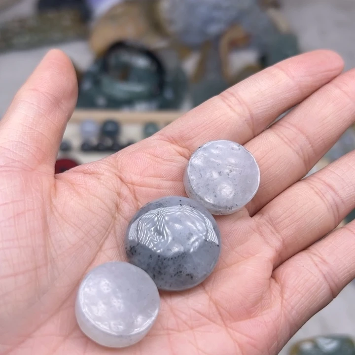 翡翠颈饰未镶嵌毛料