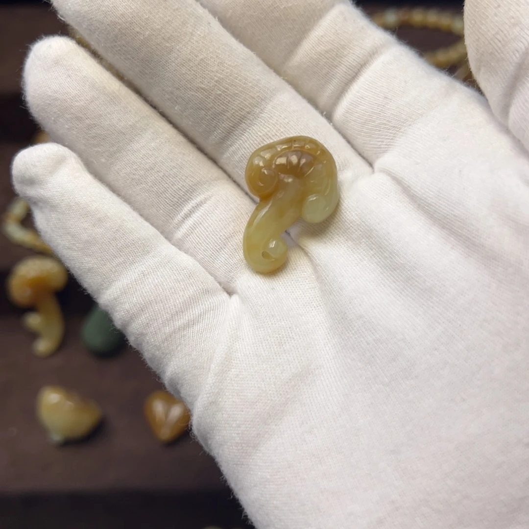 和田玉（糖玉）未镶嵌颈饰