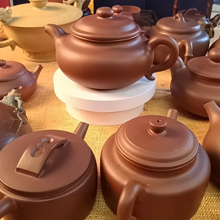 紫砂茶壶愿****君精工半手，原矿紫砂泥料。