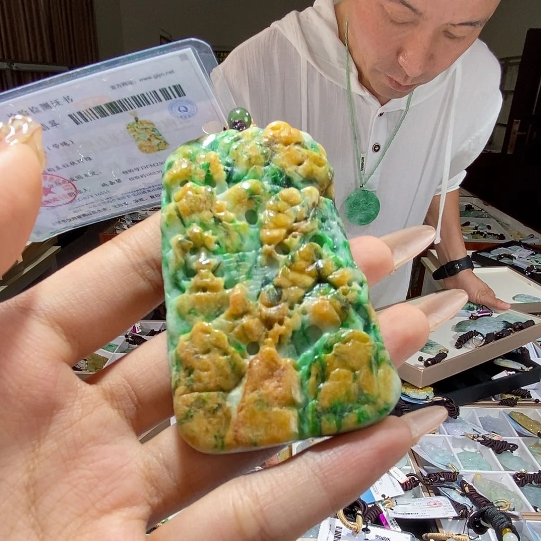 翡翠未镶嵌颈饰翡翠