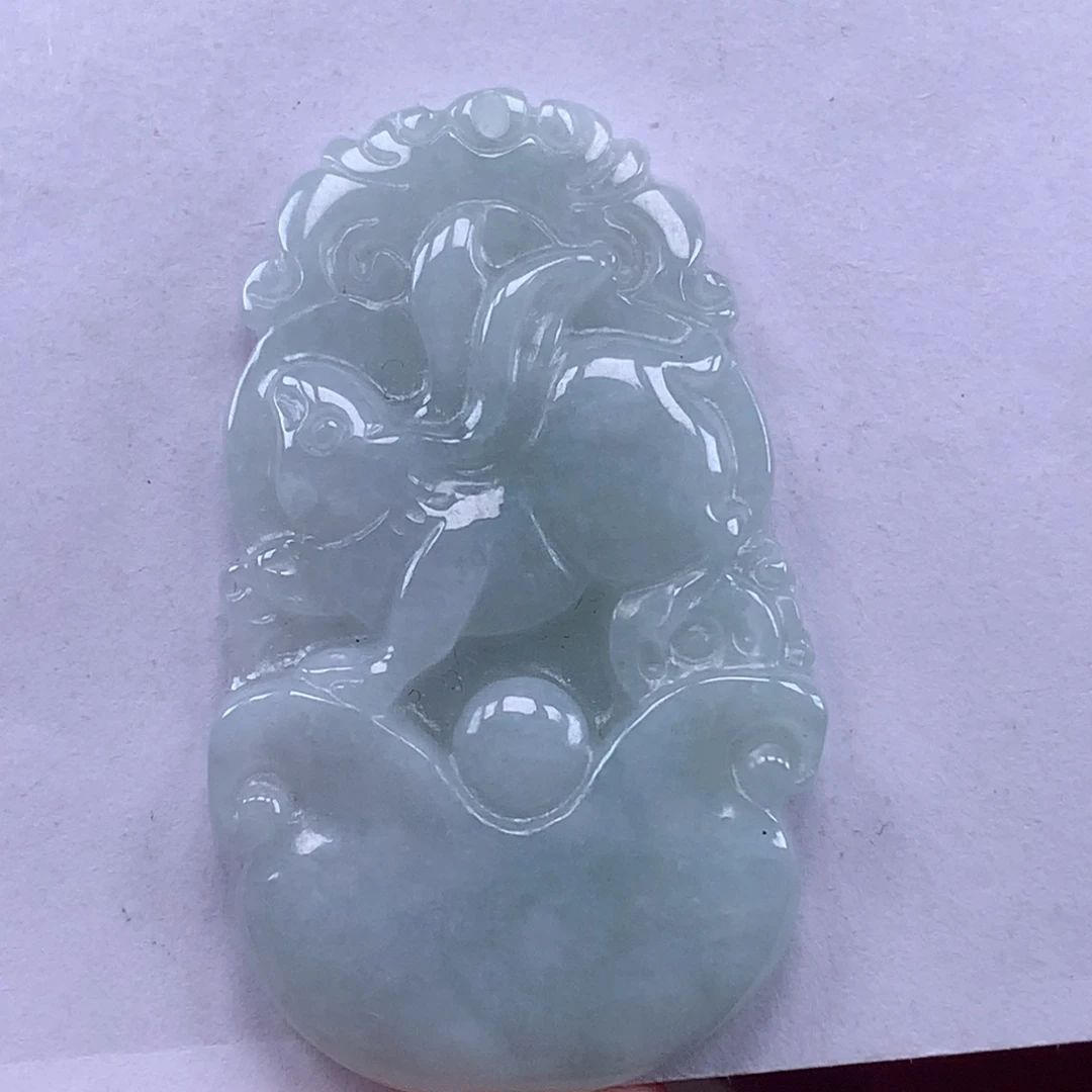 翡翠未镶嵌颈饰兔牌吊坠