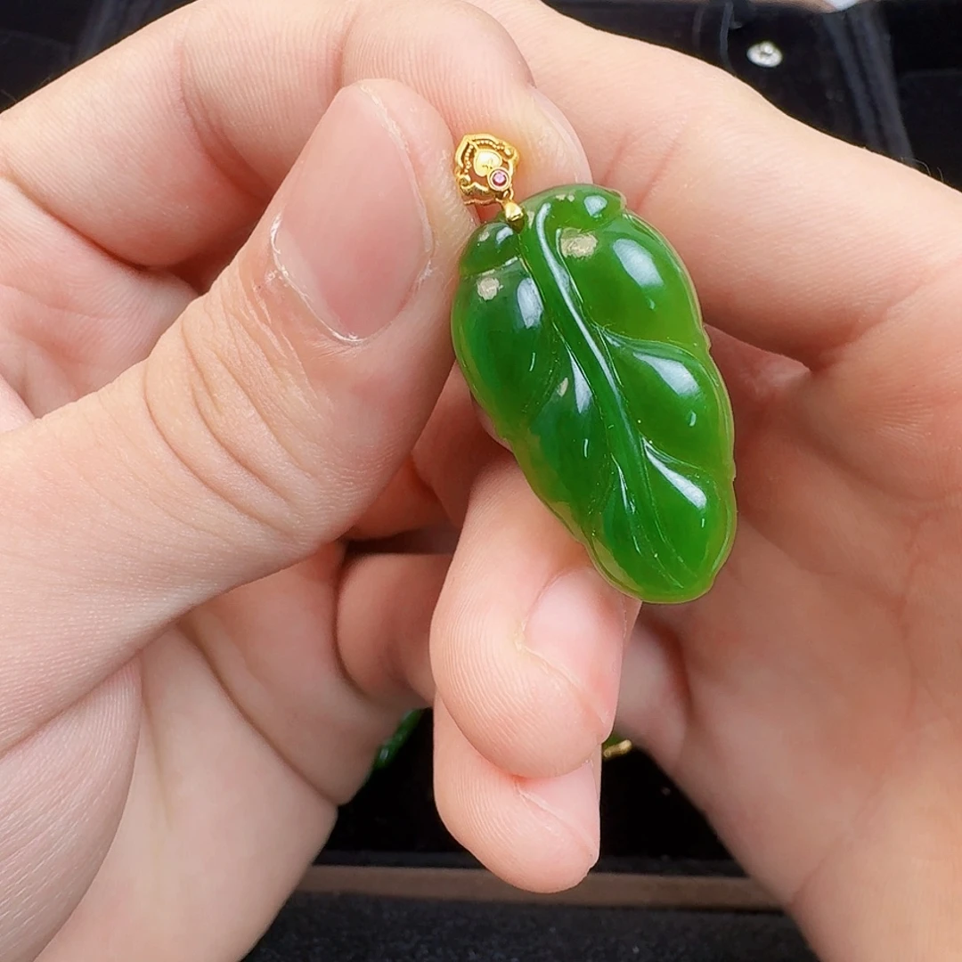 和田玉18K金镶嵌颈饰
