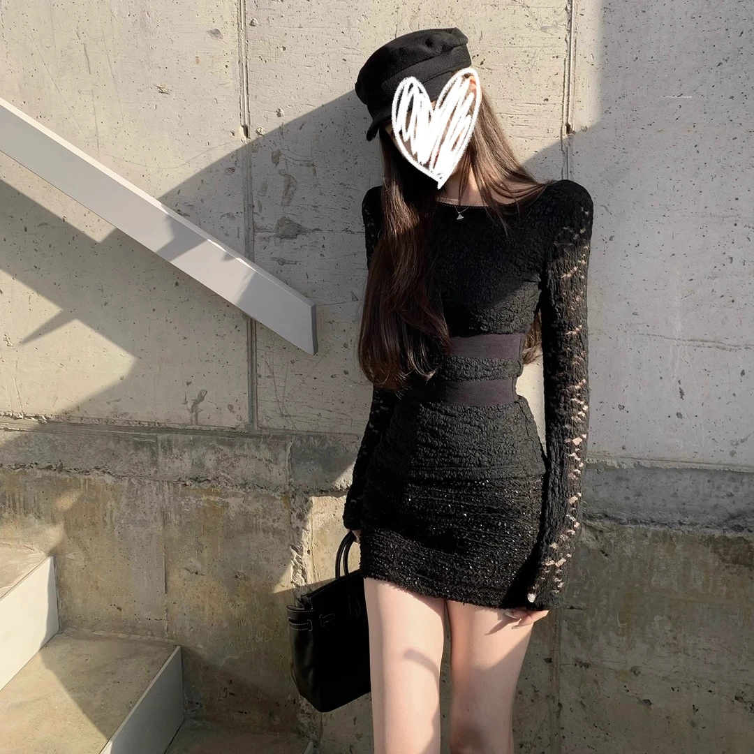 2025秋冬蕾丝长袖蝴蝶结温柔V领露背设计蕾丝衫性感时尚法式上衣