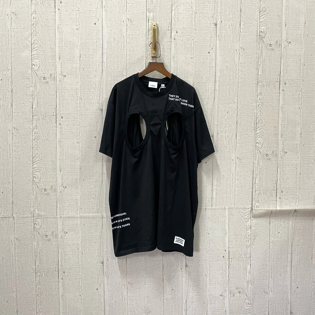 全新未使用 BURBERRY/博柏利 （ll） 黑色镂空短袖 
