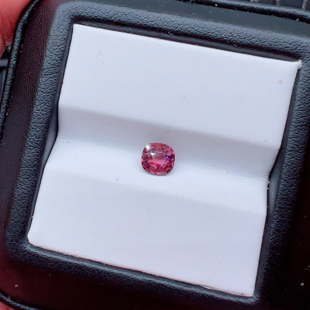 尖晶石裸石0.67克拉