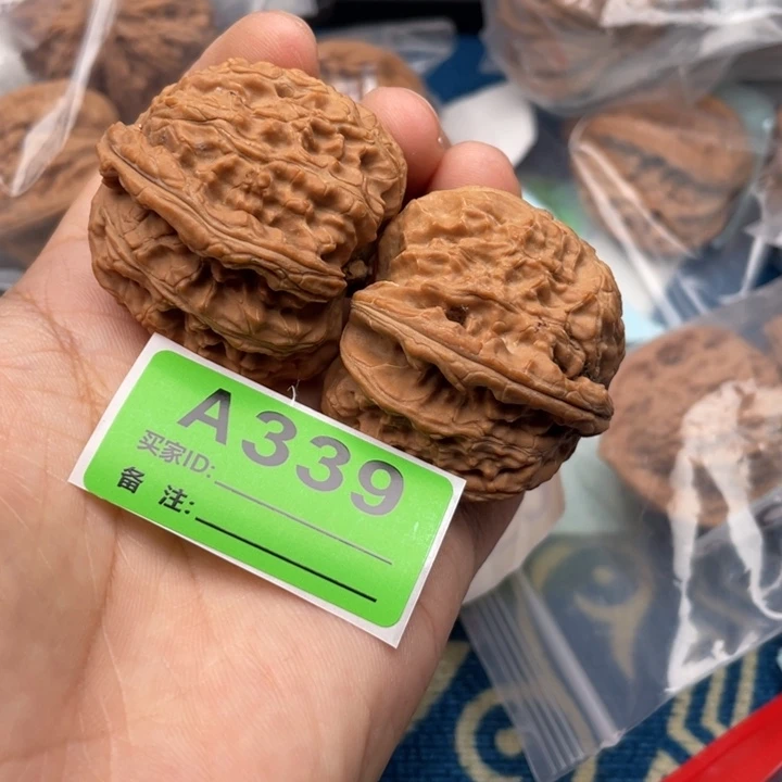 文玩核桃把件核桃