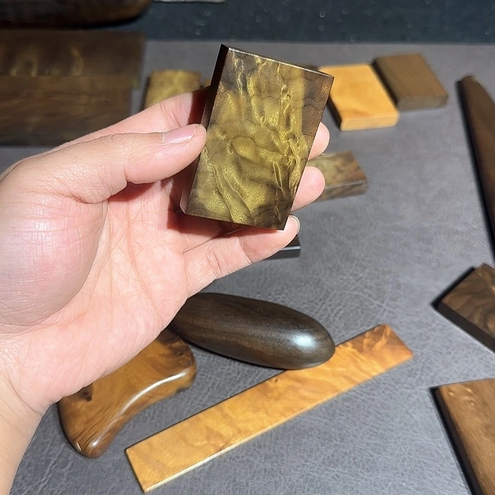 C***阴沉木直播间一物一拍截图