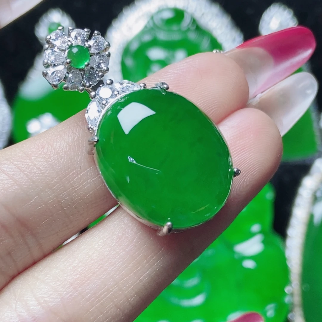 翡翠未镶嵌颈饰