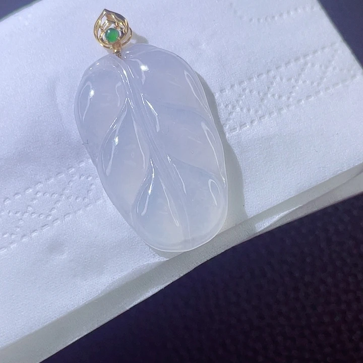 翡翠颈饰18K金镶嵌翡翠