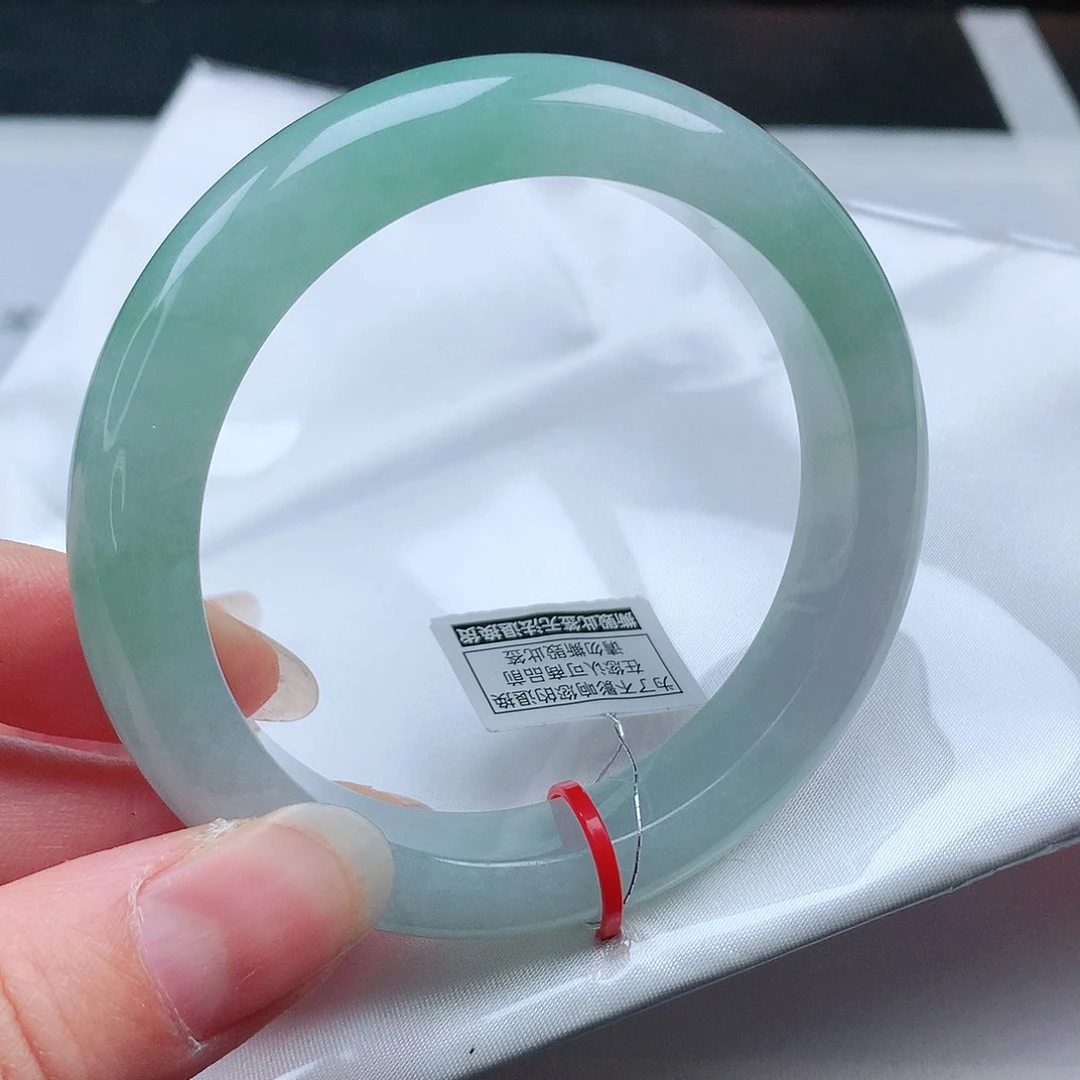 翡翠手镯未镶嵌57圈