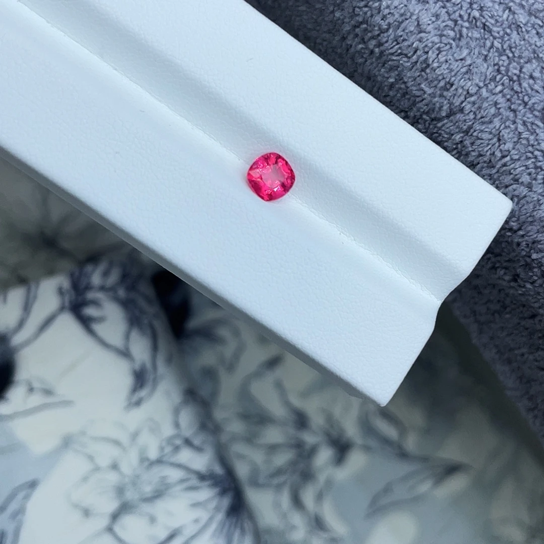 尖晶石裸石马亨盖0.81Ct