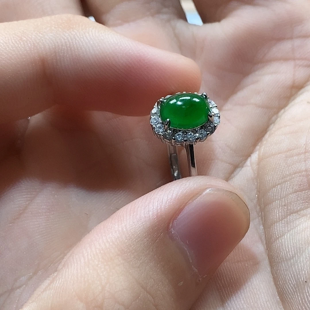 哇***咔翡翠银S925镶嵌颈饰