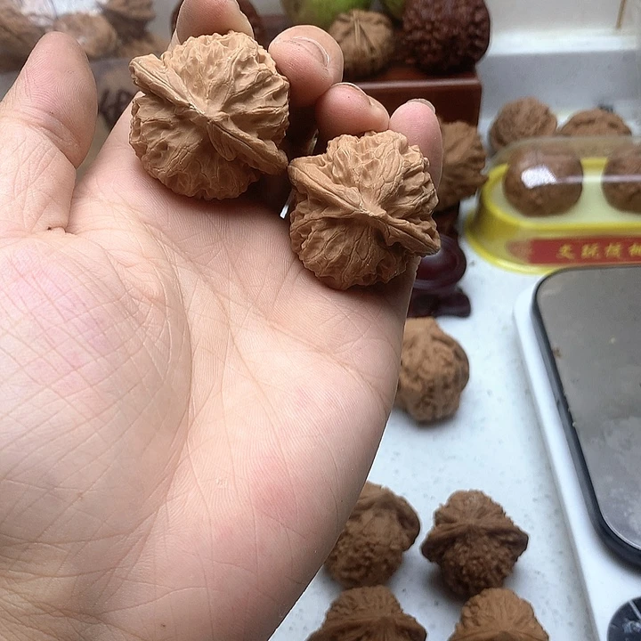 均***韬文玩核桃吊坠宫灯