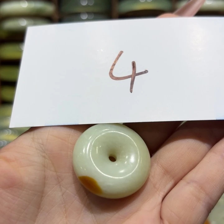 未镶嵌岫玉手镯天然