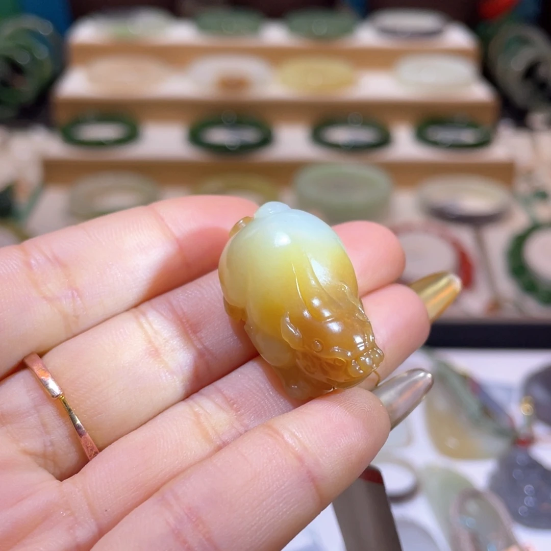 和田玉高品糖玉貔貅未镶嵌