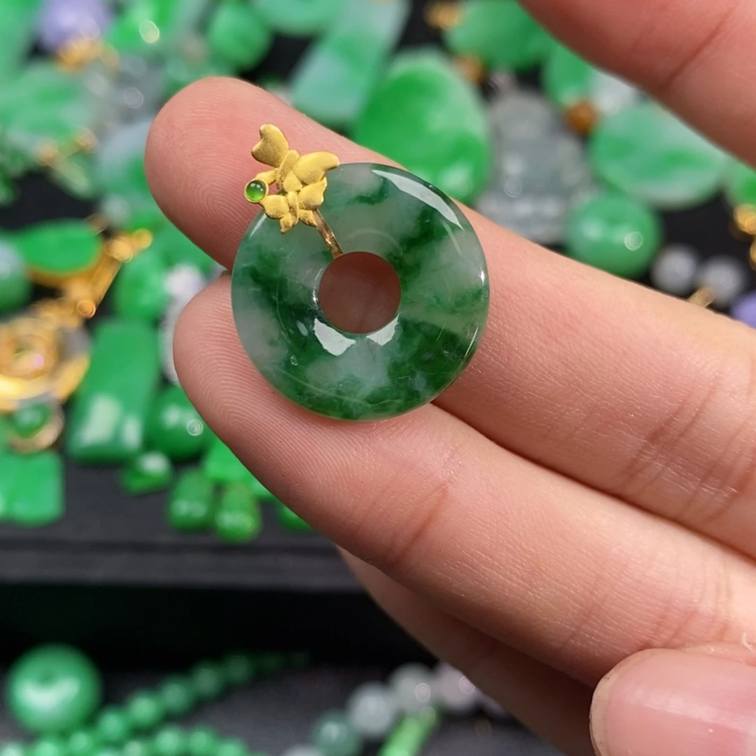 翡翠18K金镶嵌颈饰翡翠