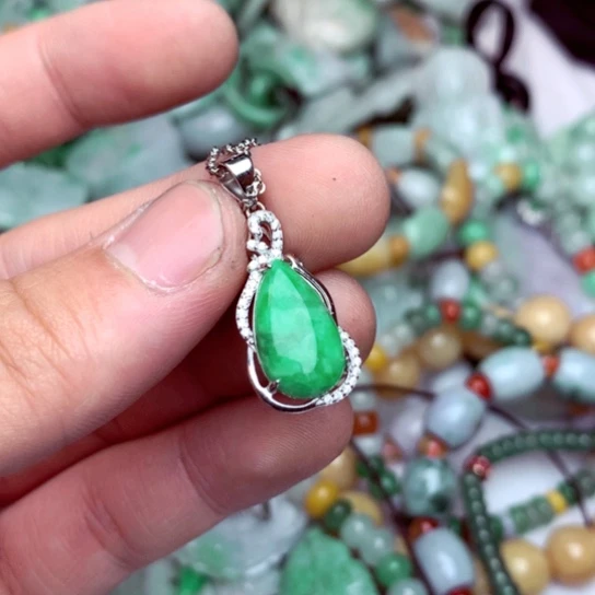 翡翠吊坠(不含链)未镶嵌