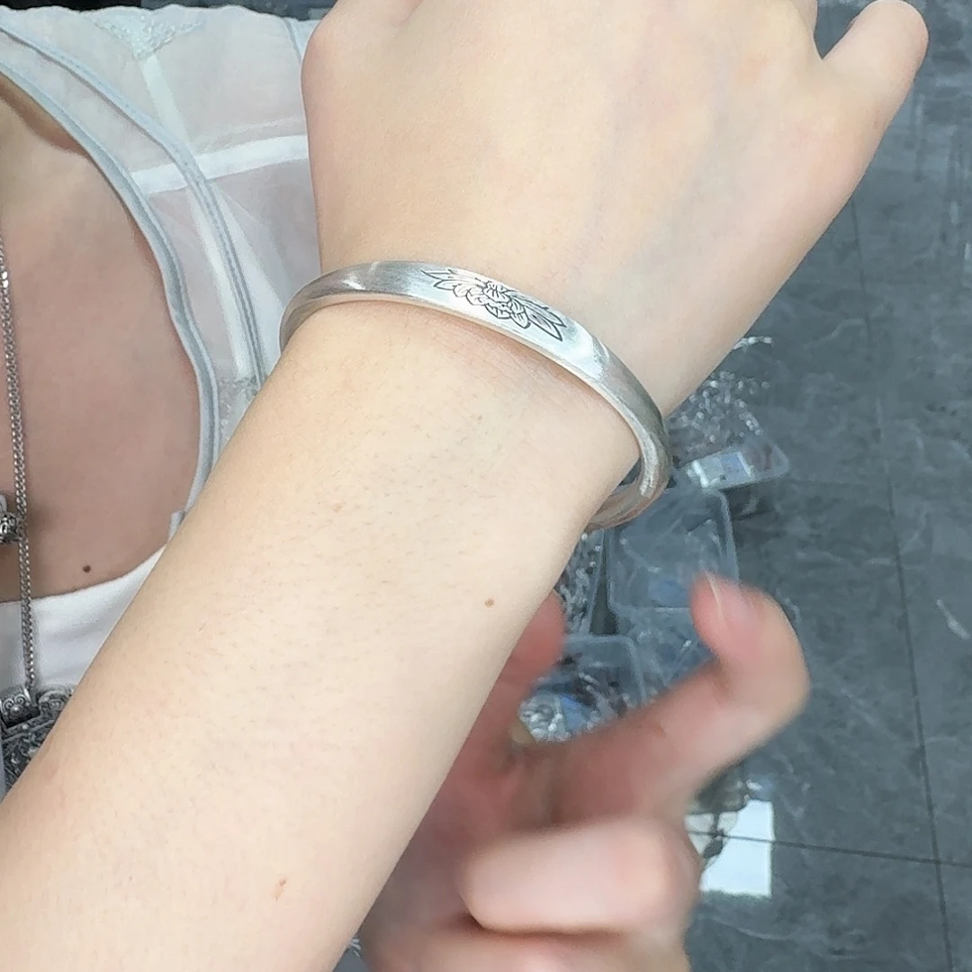 珐琅足银莲花开口手镯