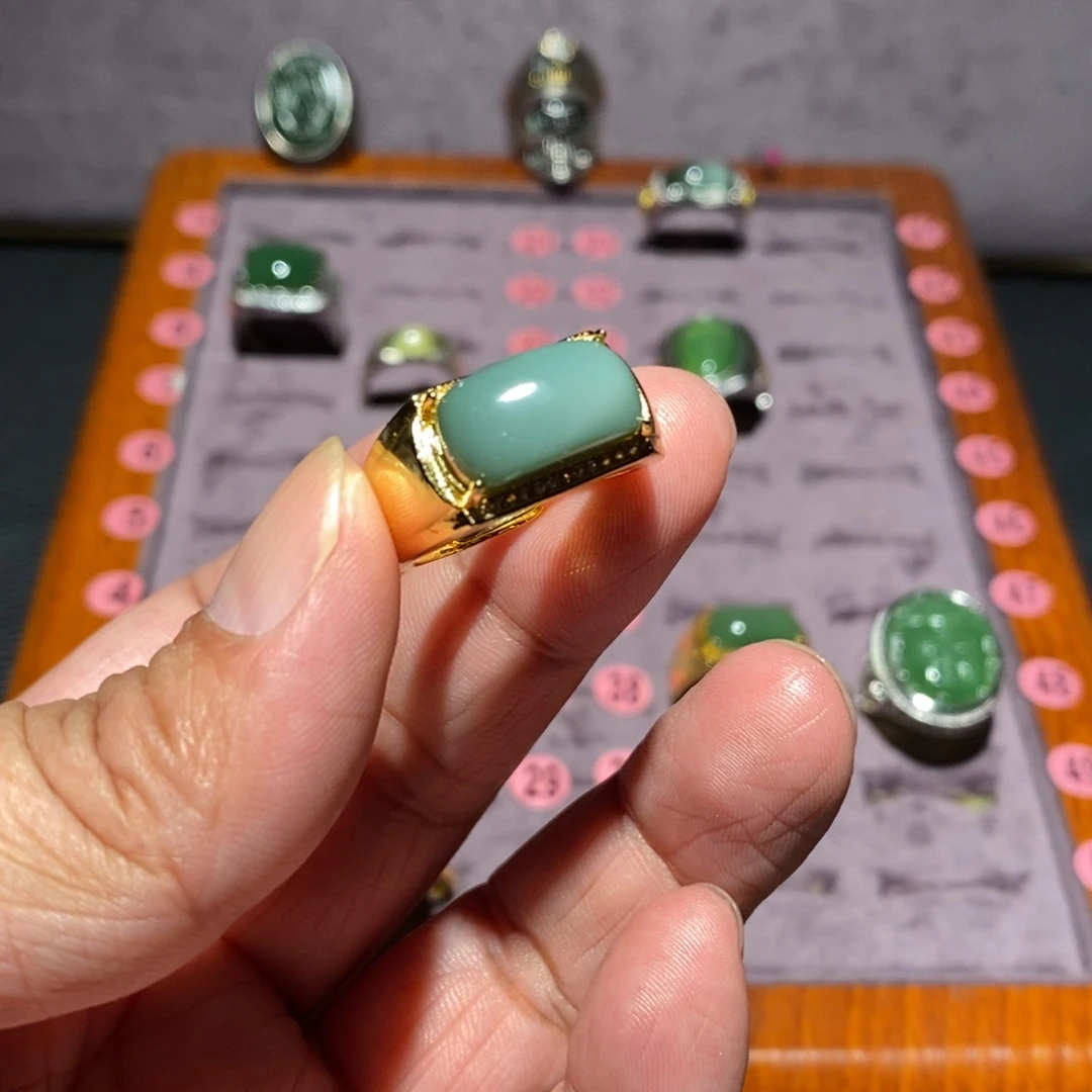 富***玉和田玉未镶嵌戒指