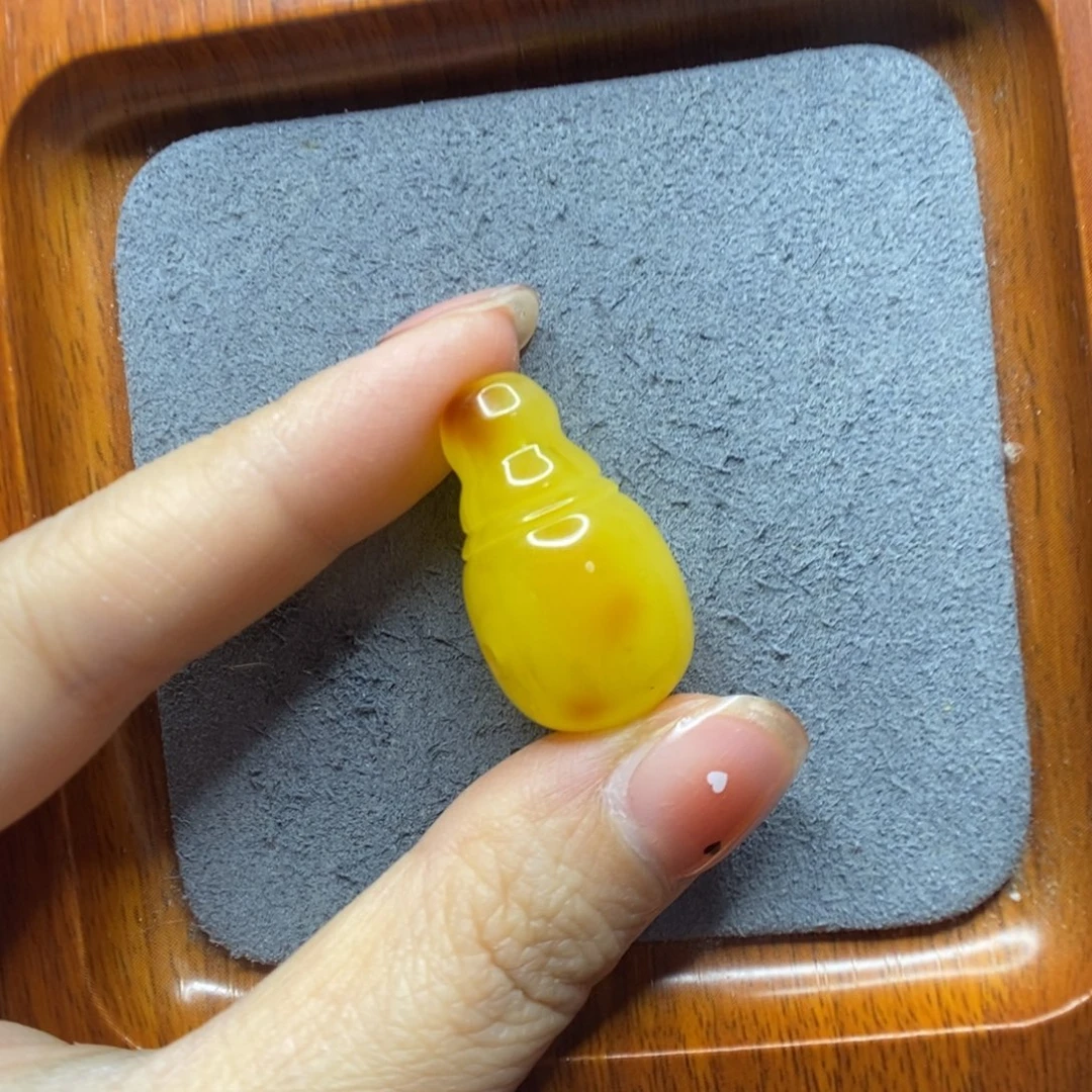 ~***哥蜜蜡未镶嵌颈饰郎
