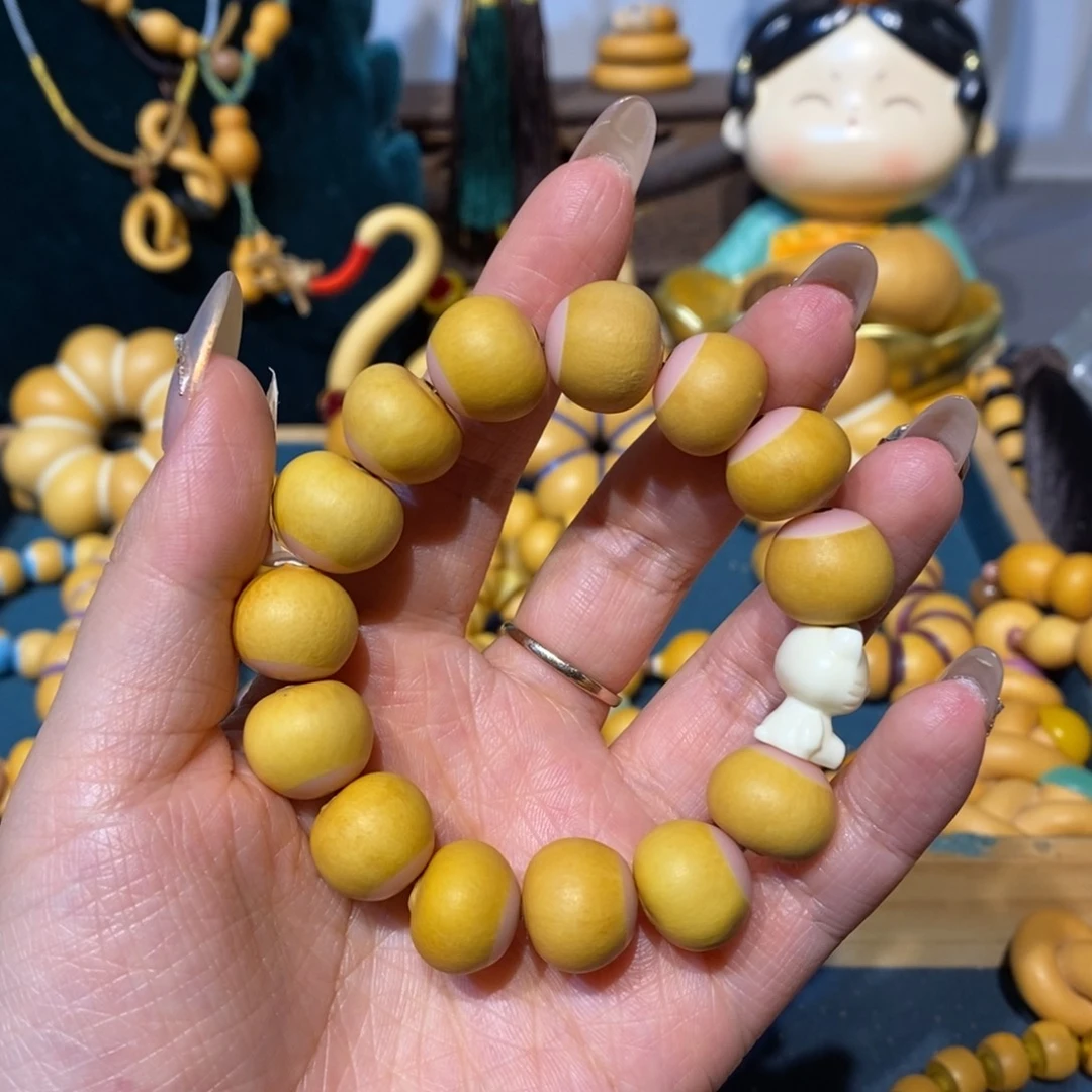 福利板栗手串。